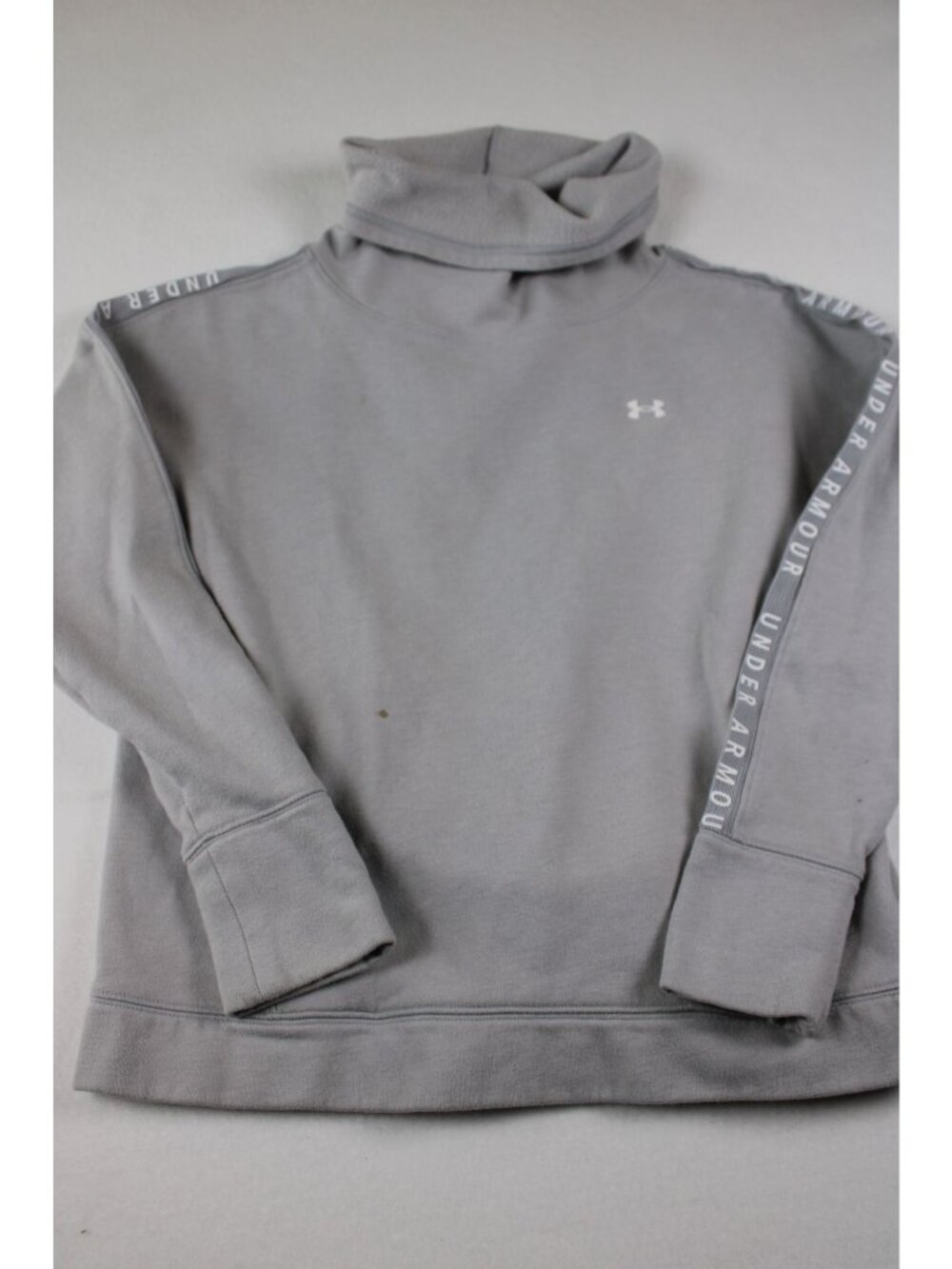 Under Armour Gray Fleece Pullover With High Neck Medium